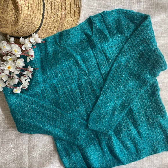 Sea bluish green mettalic woven crochet sweater - Picture 2 of 6